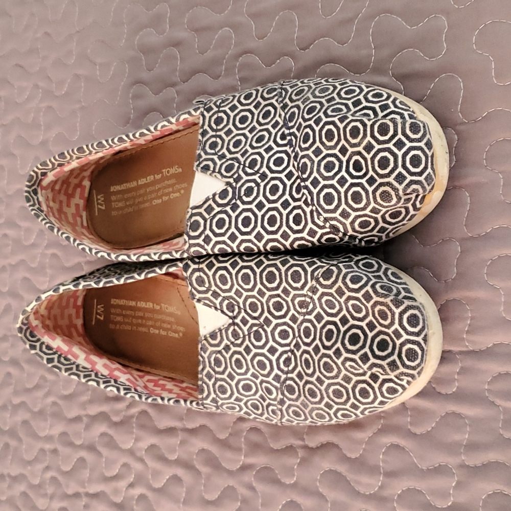 Navy blue and white Toms, Size 7